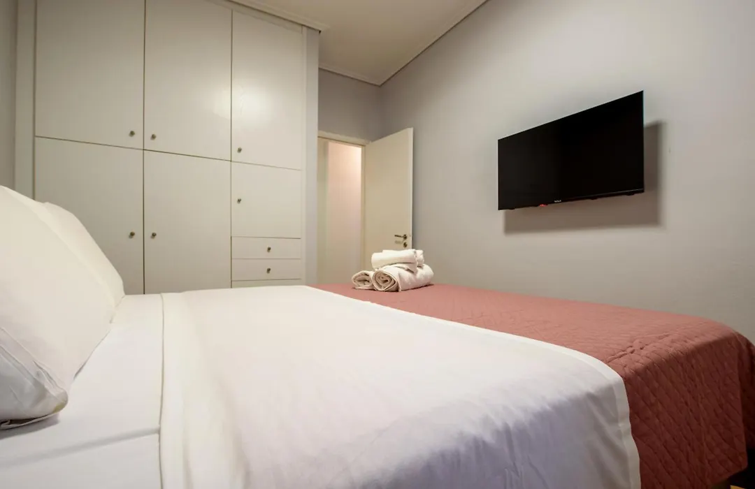 Spacious And Modern One Bedroom Apartment-1
